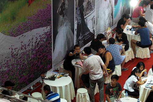 礼仪庆典与婚庆产业融合发展——2012年全国礼仪庆典产品交易会暨婚博会（济南）综述
